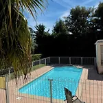 Apt W Terrace, Pool & Parking
