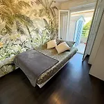 Apt W Terrace, Pool & Parking