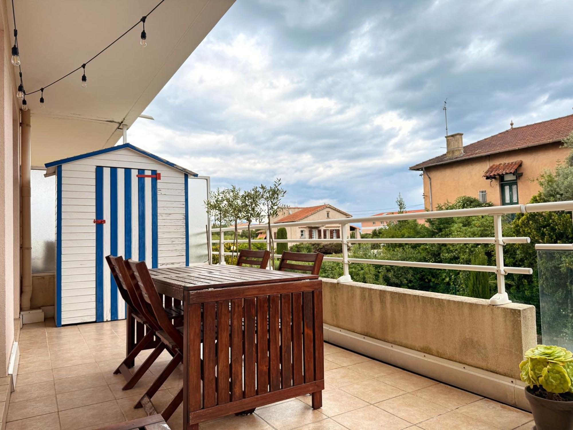 W Terrace, Pool & Parking Appartement